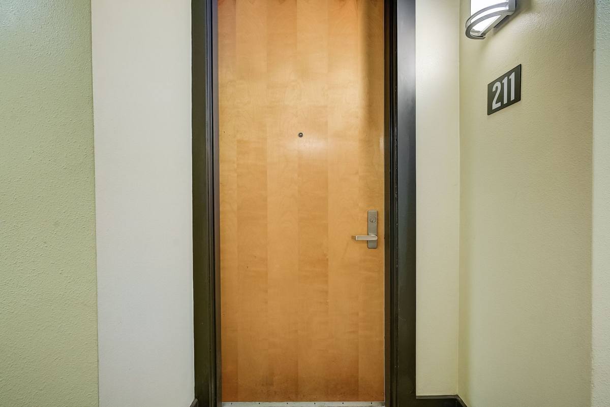 Apartment for rent at 65 W Dayton St, Pasadena, CA 91105