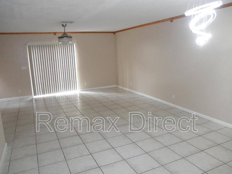 Townhouse for rent at 847 Summit Lake Dr, West Palm Beach, FL 33415