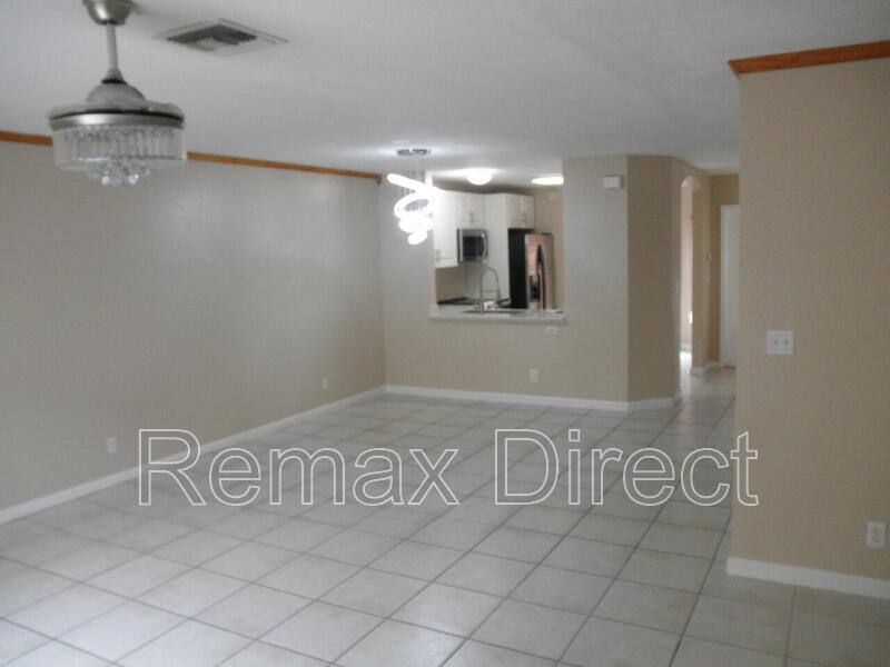 Townhouse for rent at 847 Summit Lake Dr, West Palm Beach, FL 33415