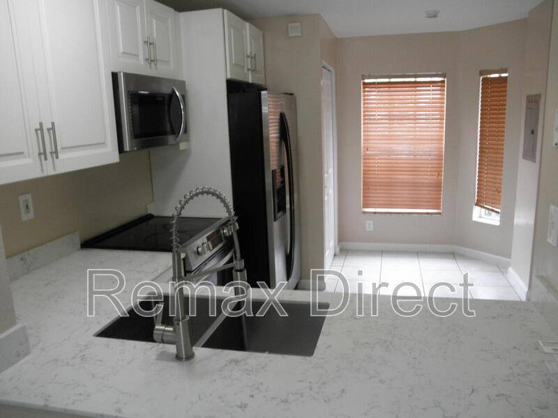Townhouse for rent at 847 Summit Lake Dr, West Palm Beach, FL 33415