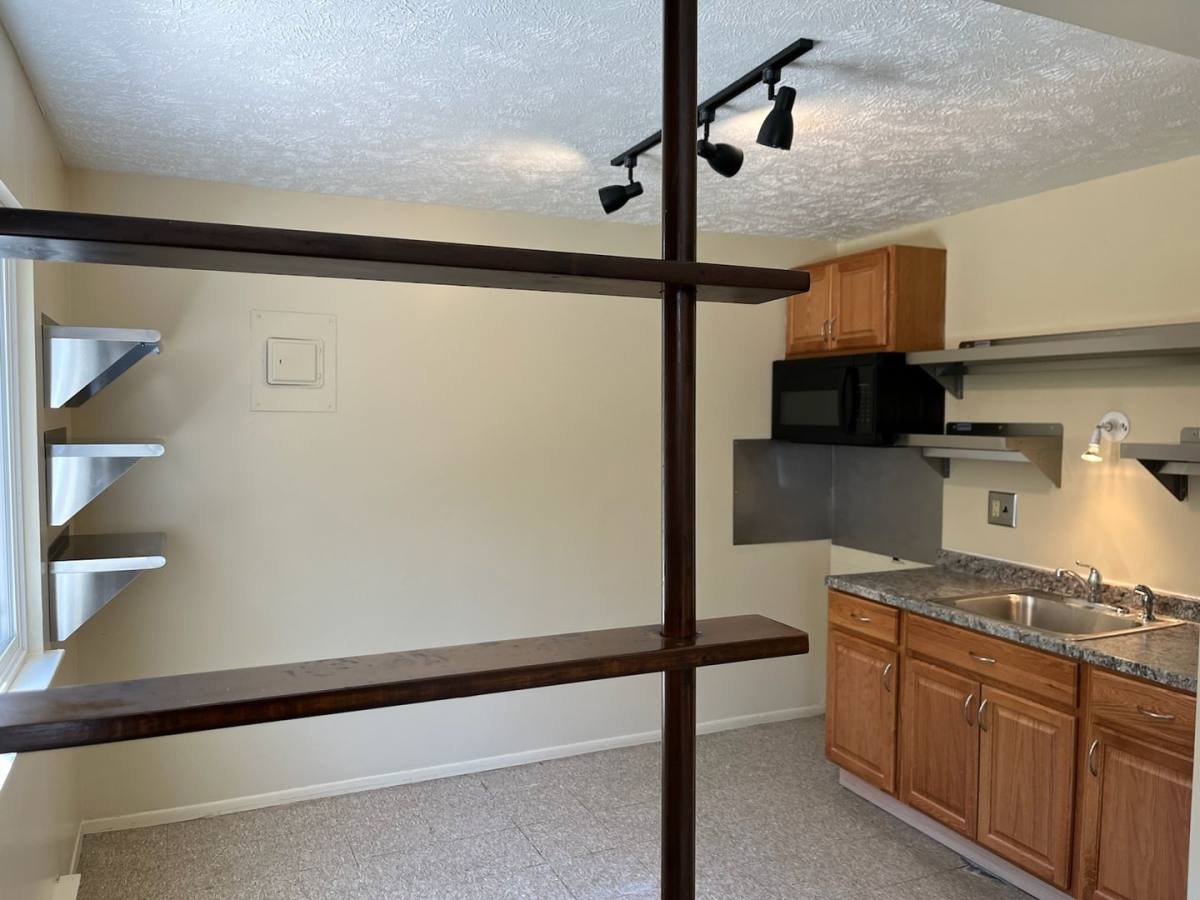 Apartment for rent at 821, 829, 837, 901, 905 E Shiawassee St, Lansing, MI 48912