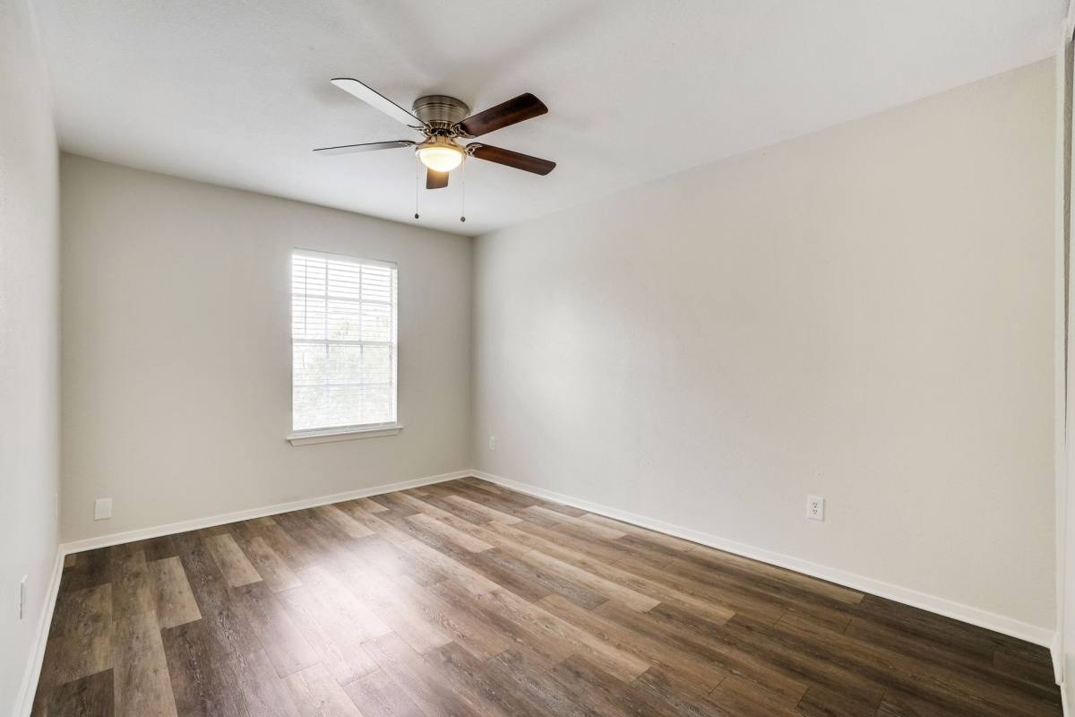 Apartment for rent at 1105-1107 Uta Blvd, Arlington, TX 76013
