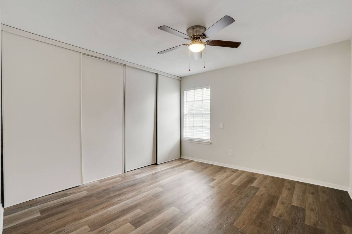 Apartment for rent at 1105-1107 Uta Blvd, Arlington, TX 76013