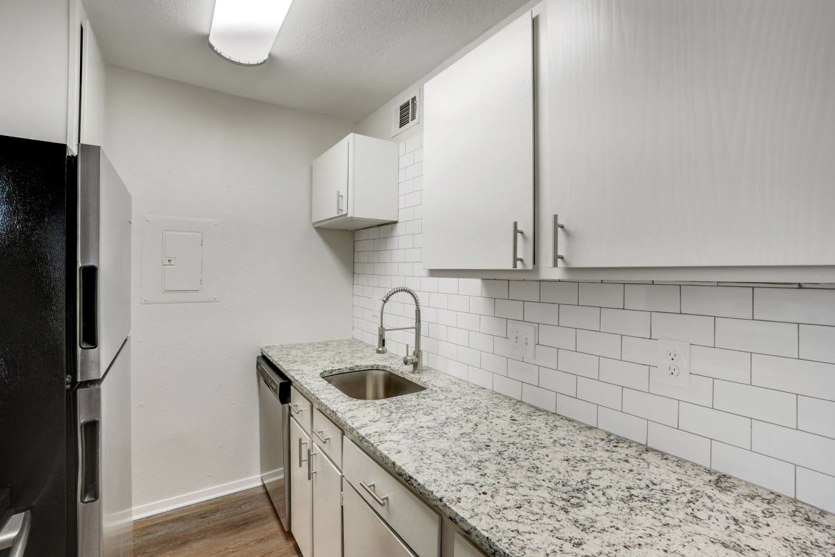 Apartment for rent at 1105-1107 Uta Blvd, Arlington, TX 76013