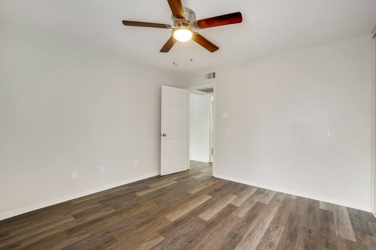 Apartment for rent at 1105-1107 Uta Blvd, Arlington, TX 76013