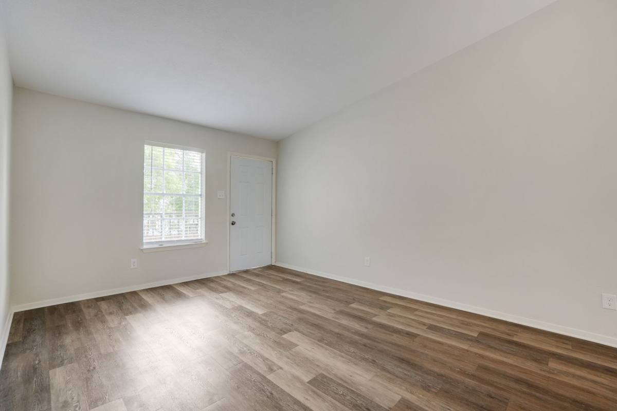 Apartment for rent at 1105-1107 Uta Blvd, Arlington, TX 76013