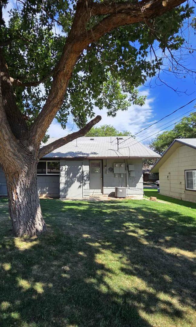 Apartment for rent at 702 Gellatly St, Wenatchee, WA 98801