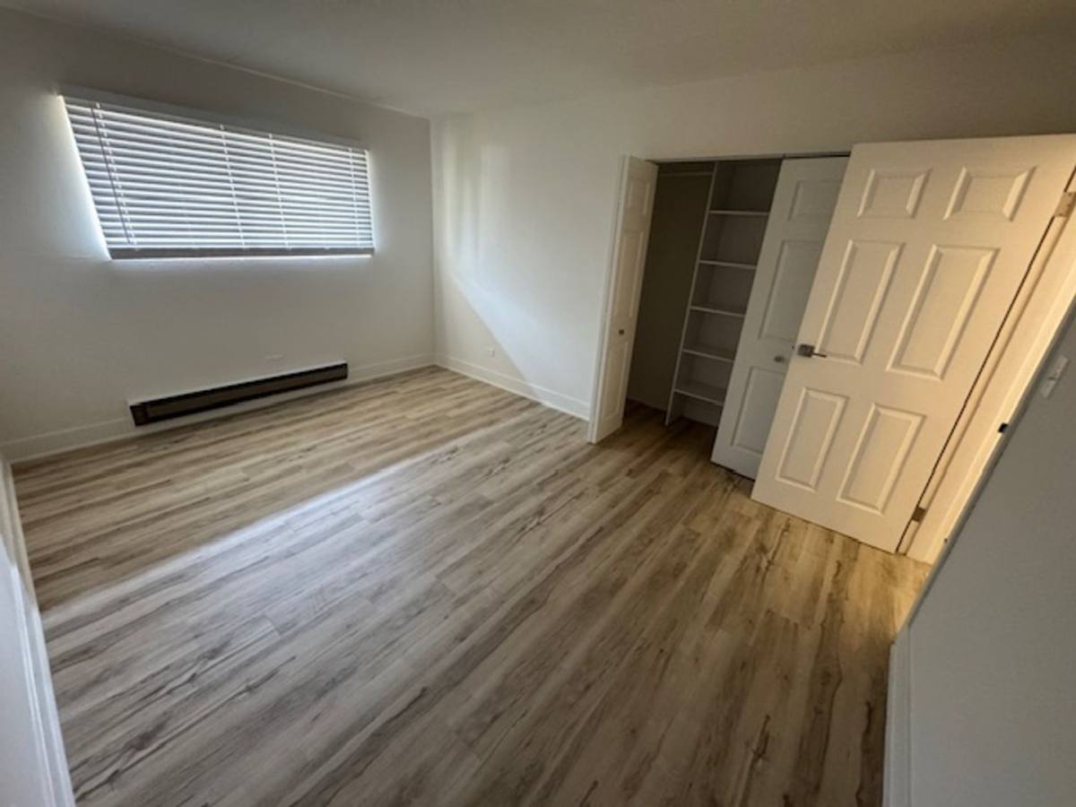 Apartment for rent at 1460 & 1502 Lehigh Rd, Glenview, IL 60025