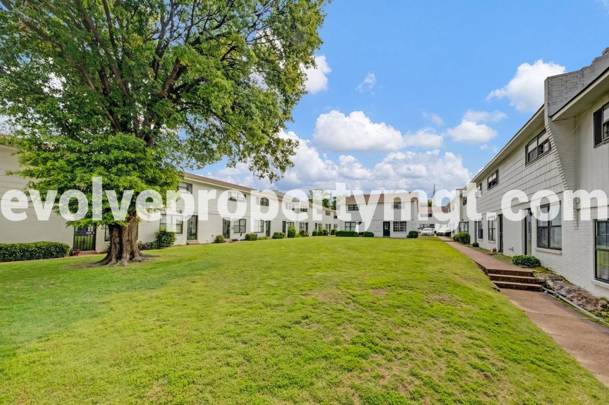 674 Hobbs Dr, Memphis, TN 38111