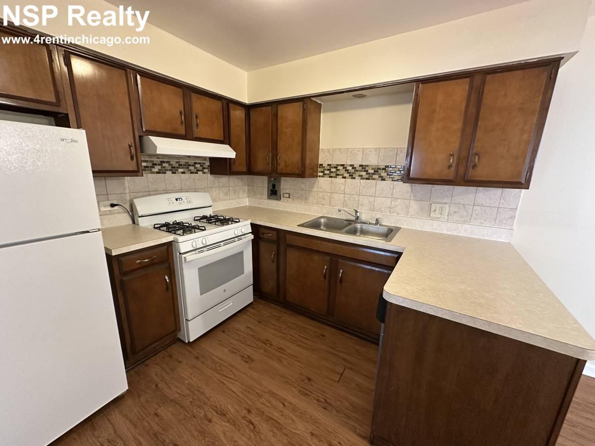 Apartment for rent at 630 Lincoln #104, Addison, IL 60101