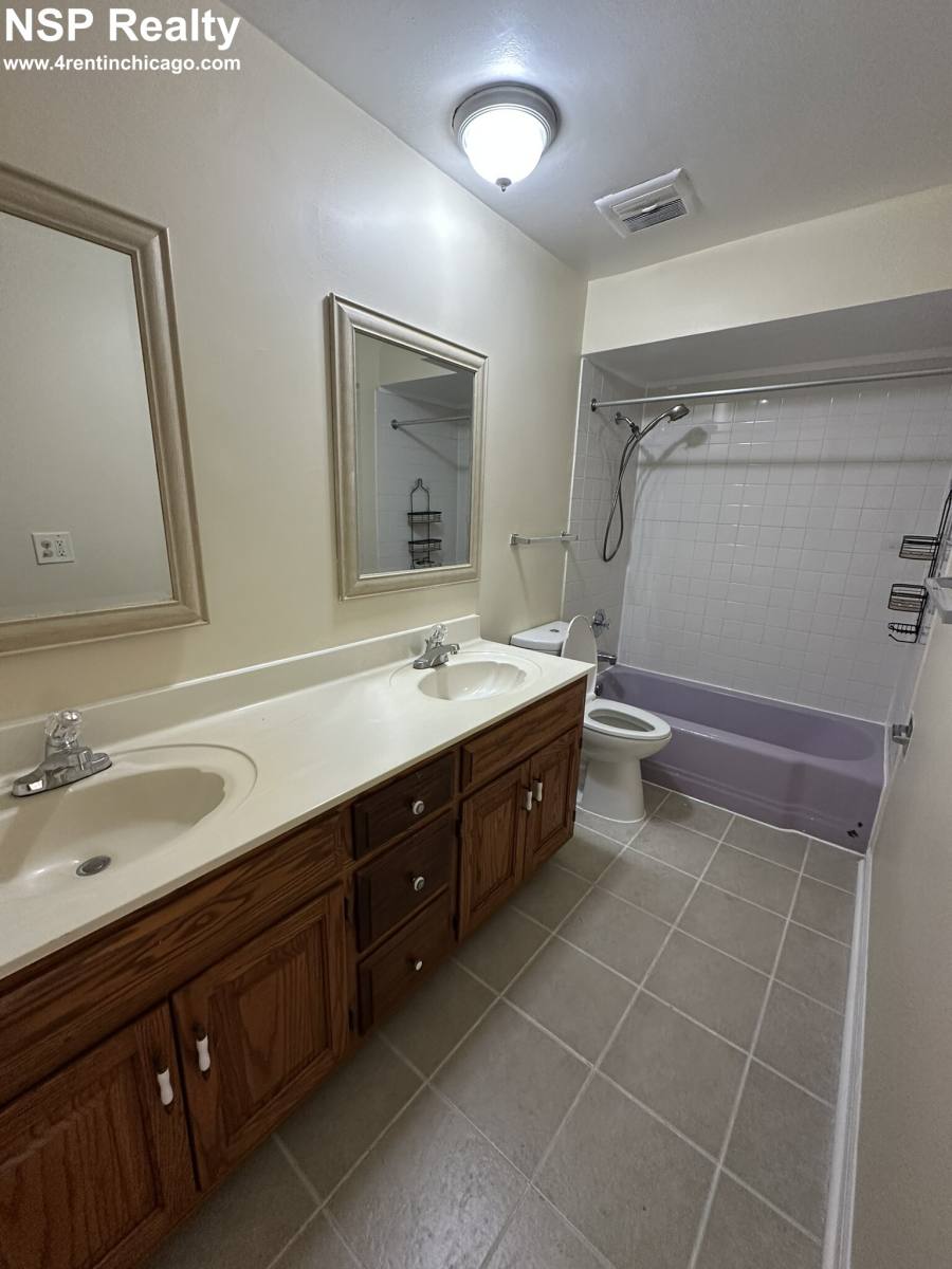 Apartment for rent at 630 Lincoln #104, Addison, IL 60101