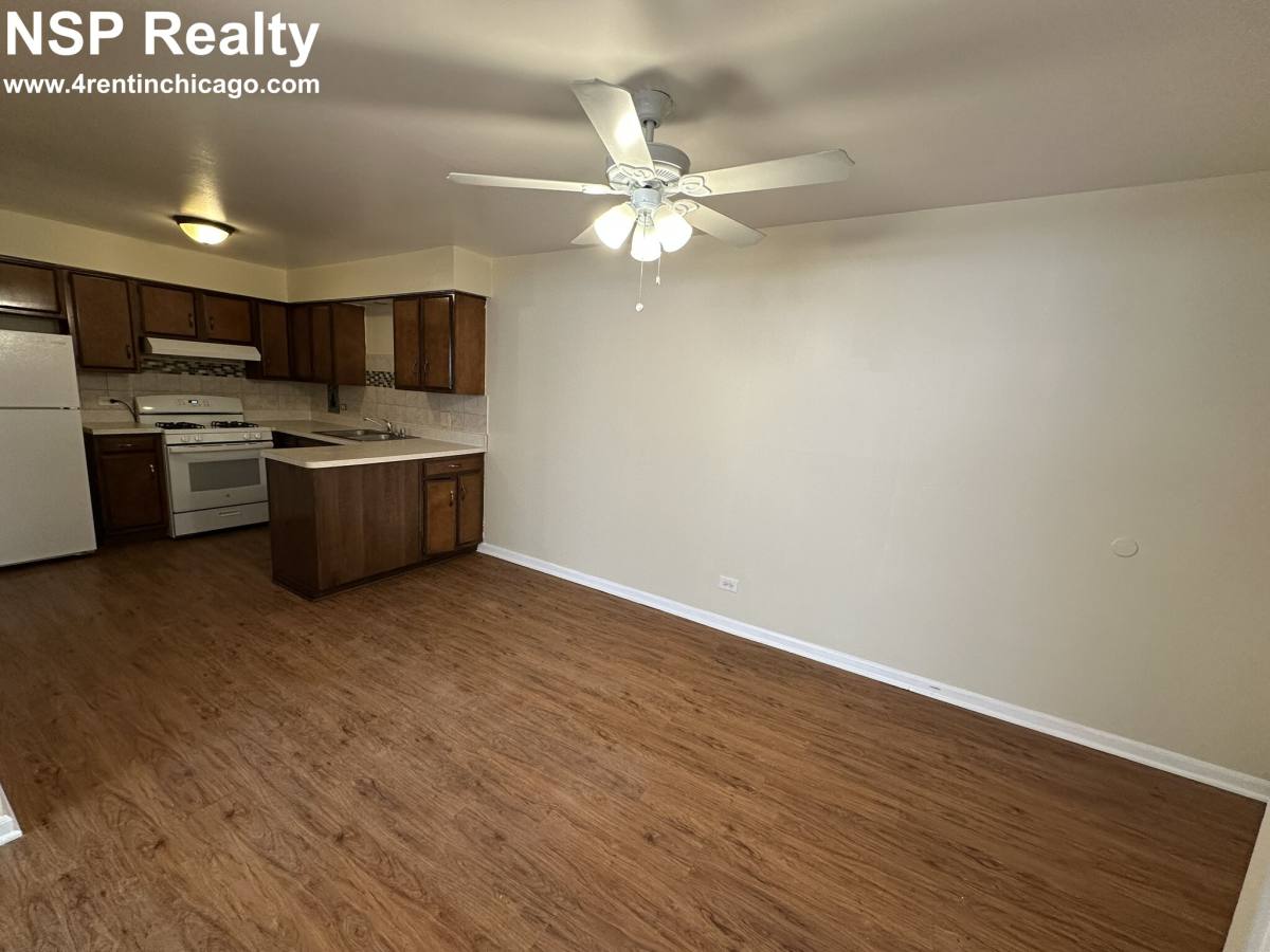 Apartment for rent at 630 Lincoln #104, Addison, IL 60101
