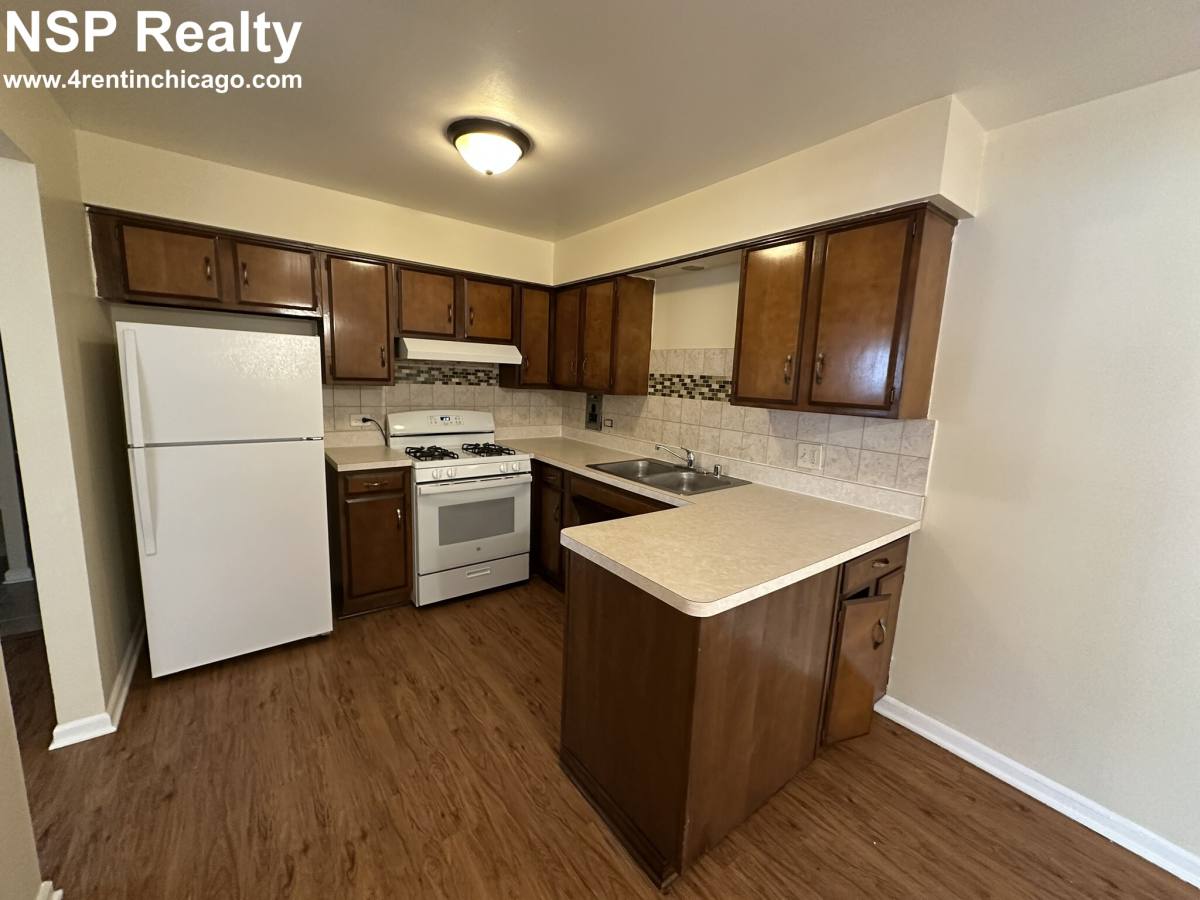 Apartment for rent at 630 Lincoln #104, Addison, IL 60101