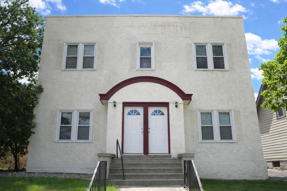 Apartment for rent at 718 4th St SE, Minneapolis, MN 55414