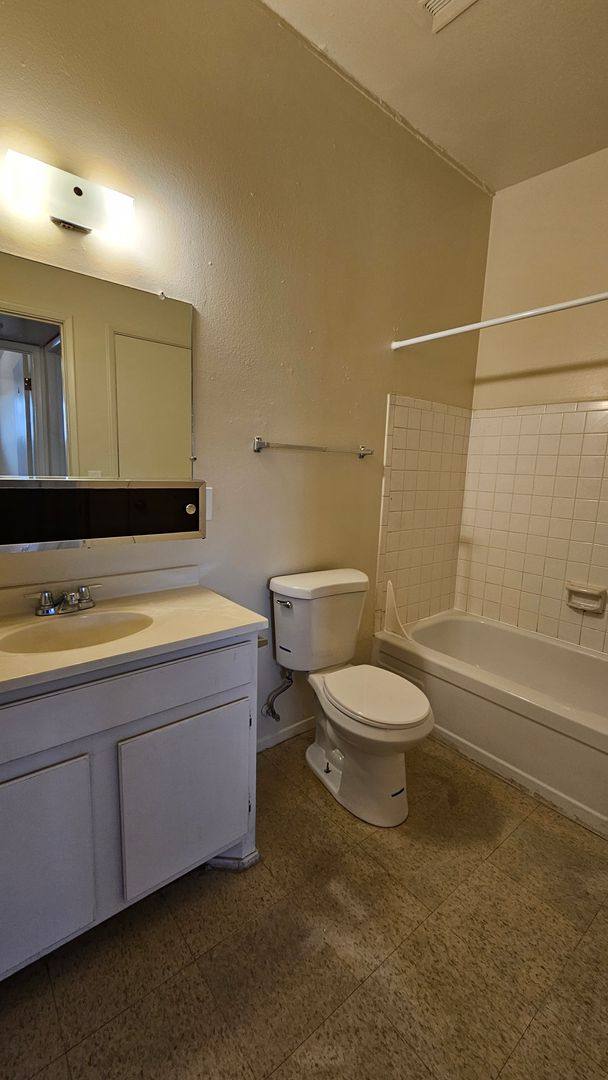 Condo for rent at 1620 E Blacklidge Dr, Tucson, AZ 85719