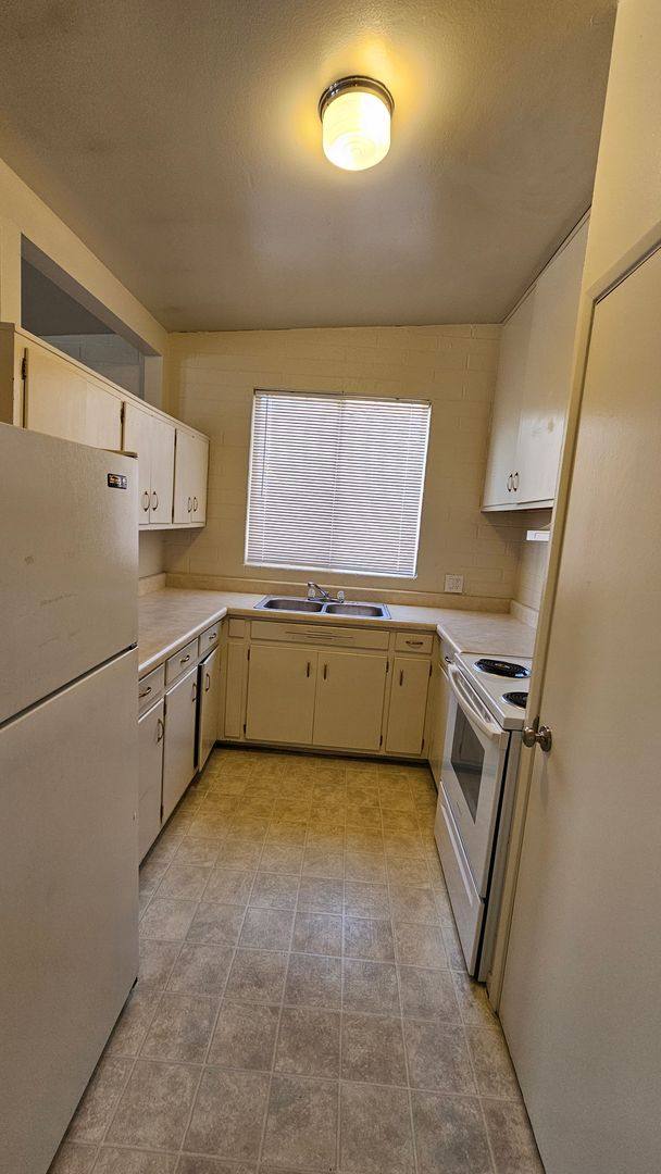 Condo for rent at 1620 E Blacklidge Dr, Tucson, AZ 85719