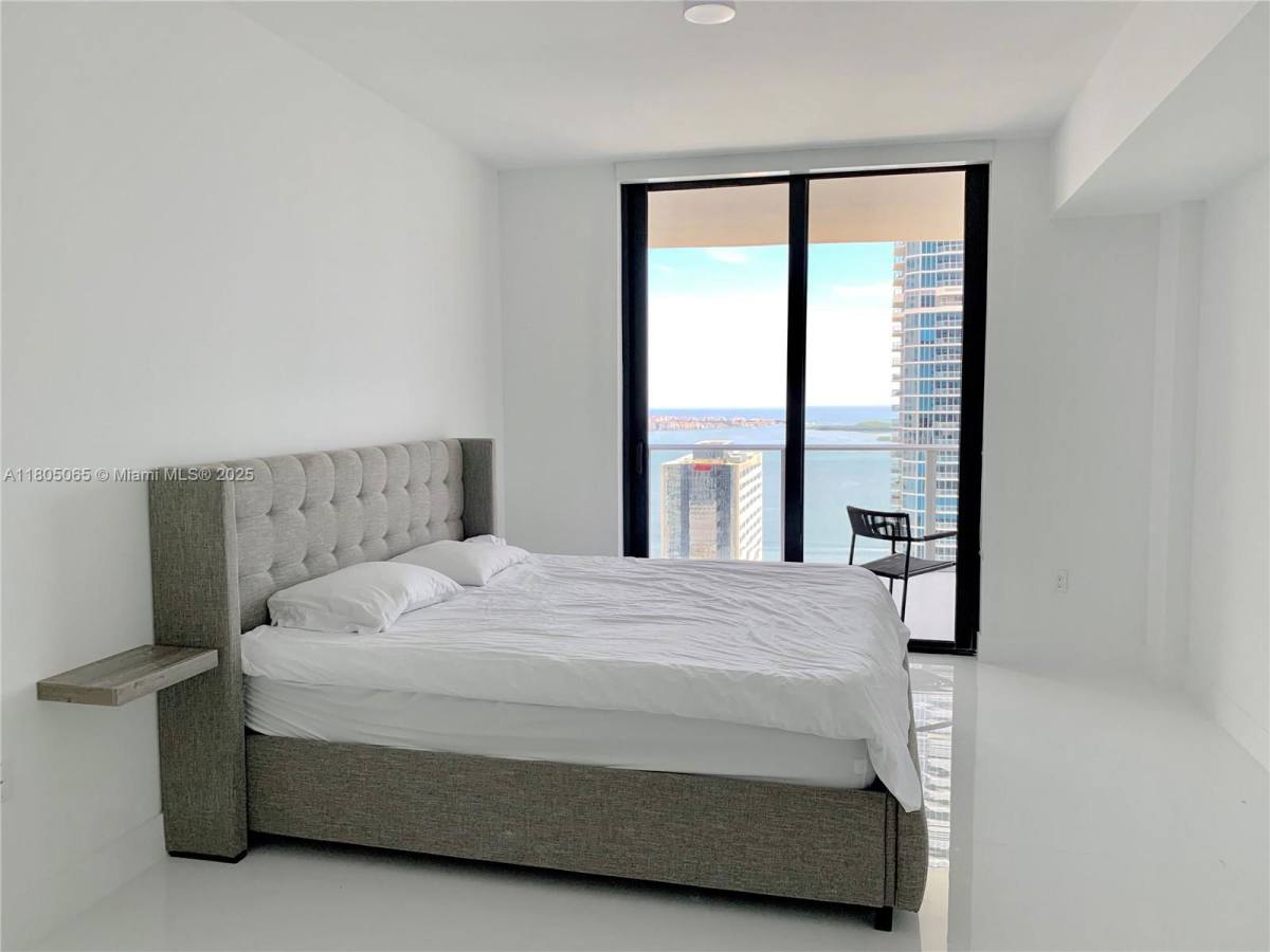Apartment for rent at 1010 Brickell Ave #4205, Miami, FL 33131