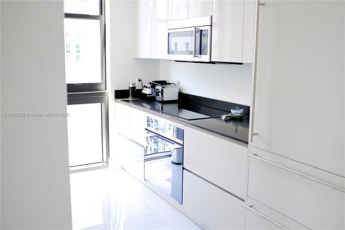 Apartment for rent at 1010 Brickell Ave #4205, Miami, FL 33131