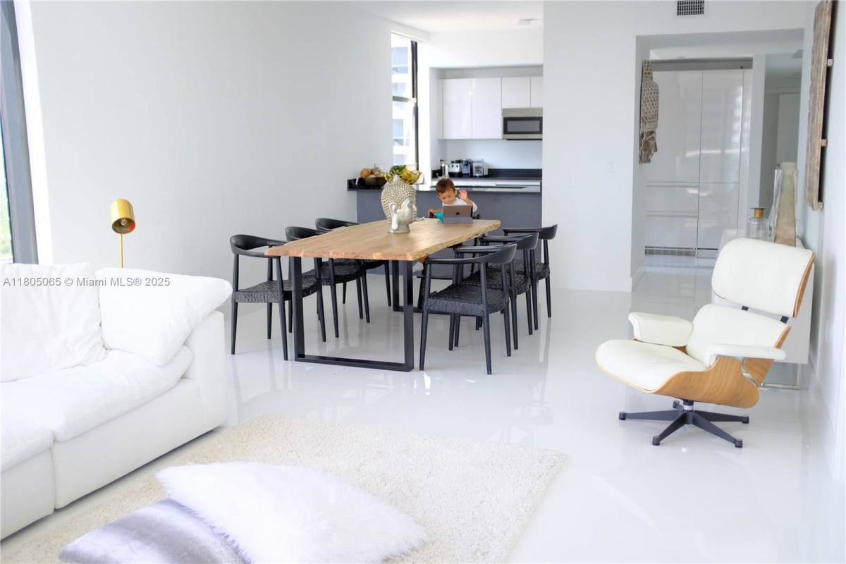 Apartment for rent at 1010 Brickell Ave #4205, Miami, FL 33131