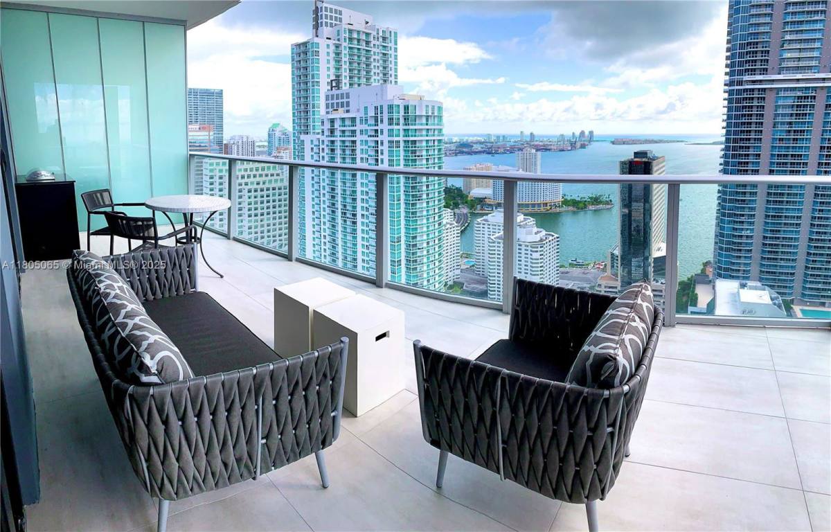 Apartment for rent at 1010 Brickell Ave #4205, Miami, FL 33131