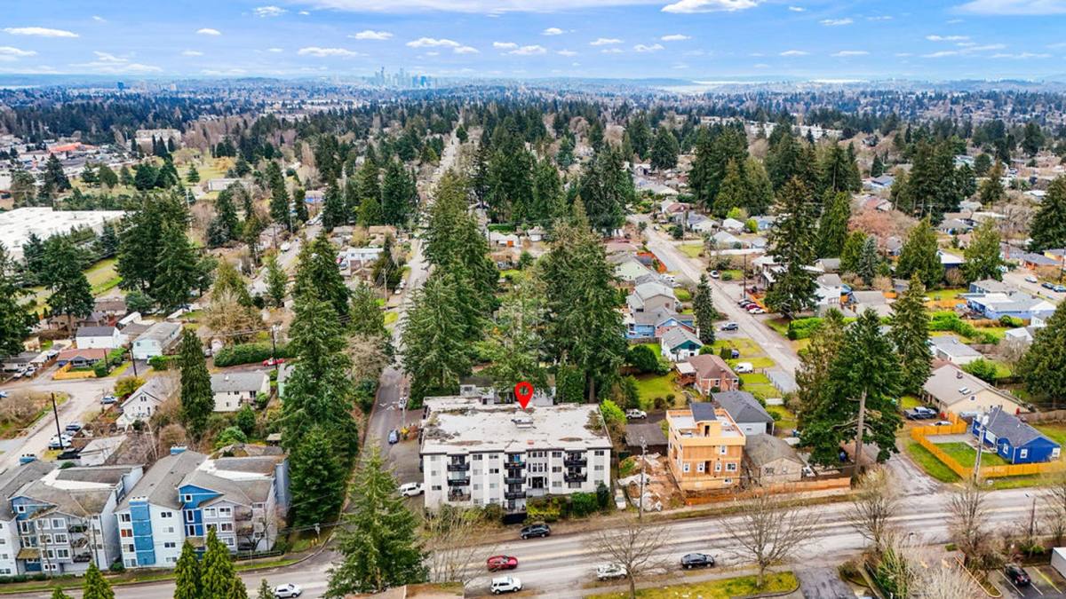 Apartment for rent at 625 N 130th St, Seattle, WA 98133