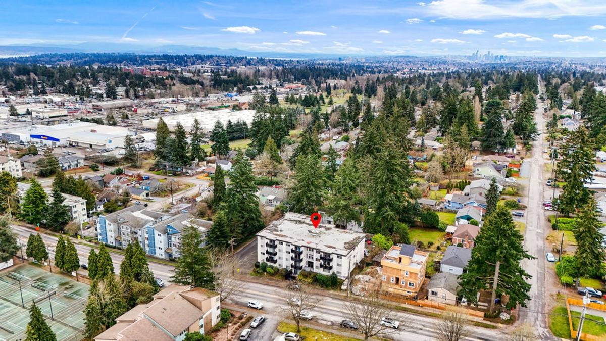 Apartment for rent at 625 N 130th St, Seattle, WA 98133