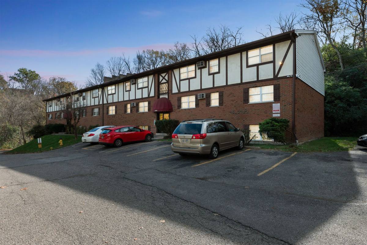 Apartment for rent at 2303 Wyoming Ave, Cincinnati, OH 45214