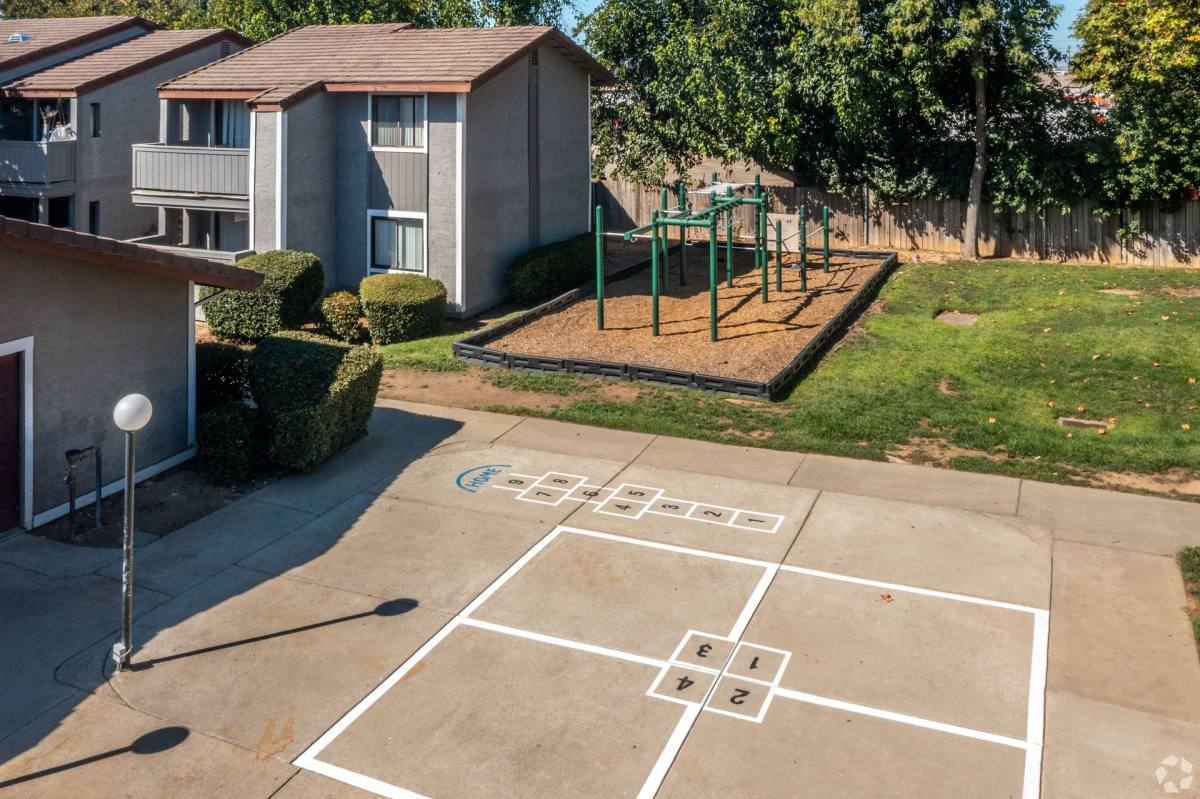 Apartment for rent at 8550 Florin Rd, Sacramento, CA 95828