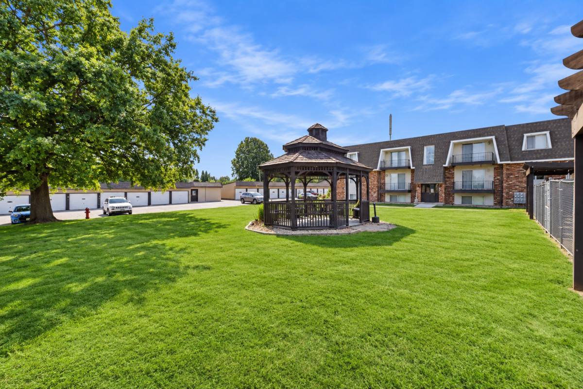 Apartment for rent at 3322 Tropic Lane, Waterloo, IA 50702
