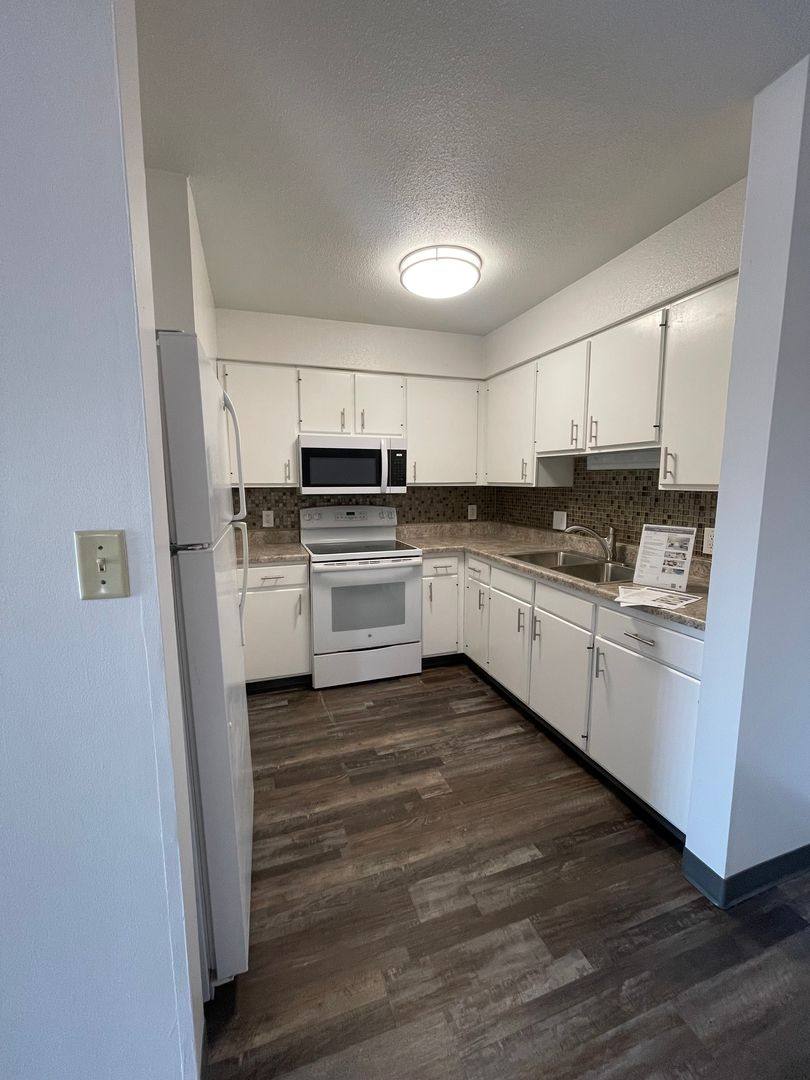 Apartment for rent at 3322 Tropic Lane, Waterloo, IA 50702