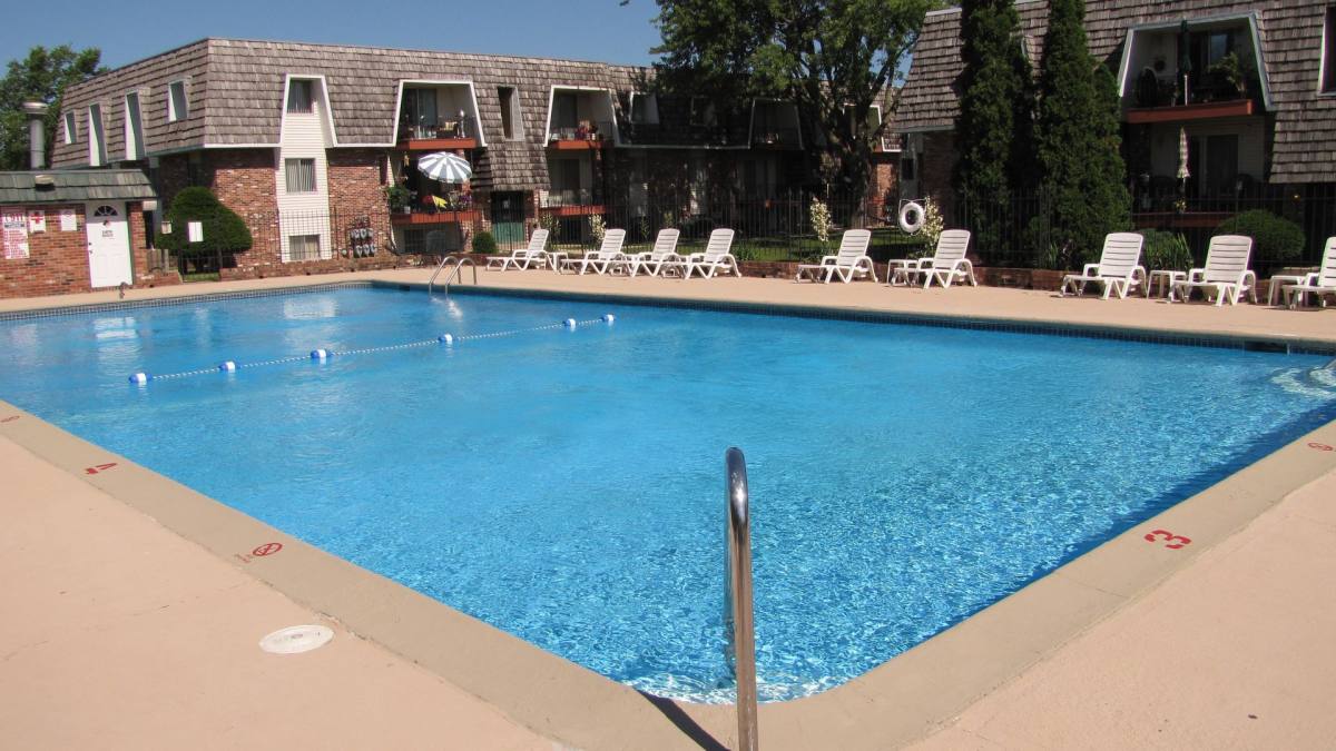 Apartment for rent at 3322 Tropic Lane, Waterloo, IA 50702