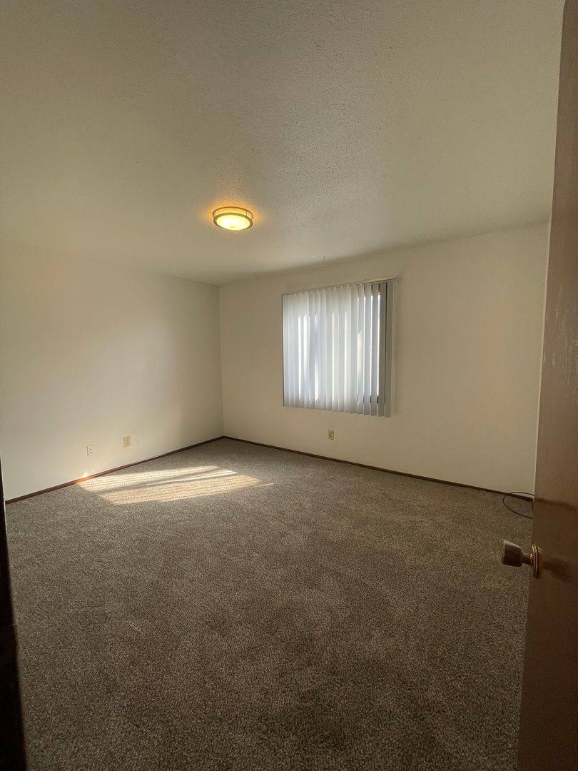Apartment for rent at 3322 Tropic Lane, Waterloo, IA 50702