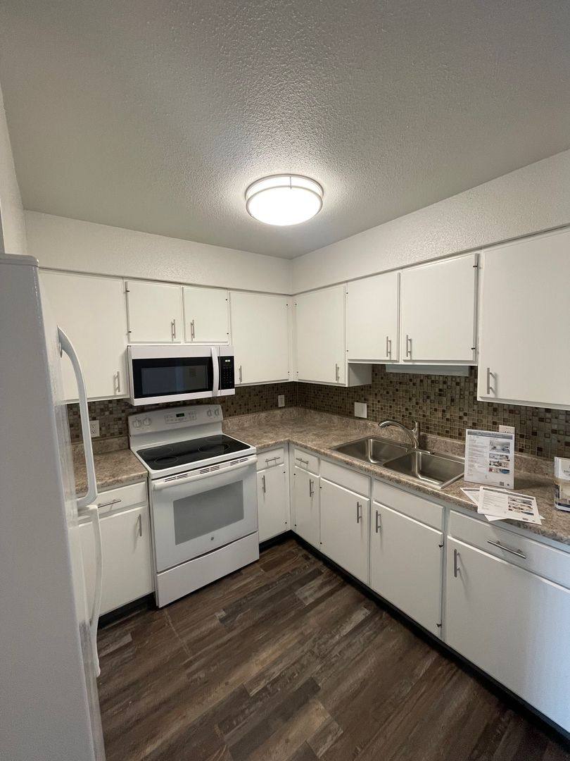 Apartment for rent at 3322 Tropic Lane, Waterloo, IA 50702