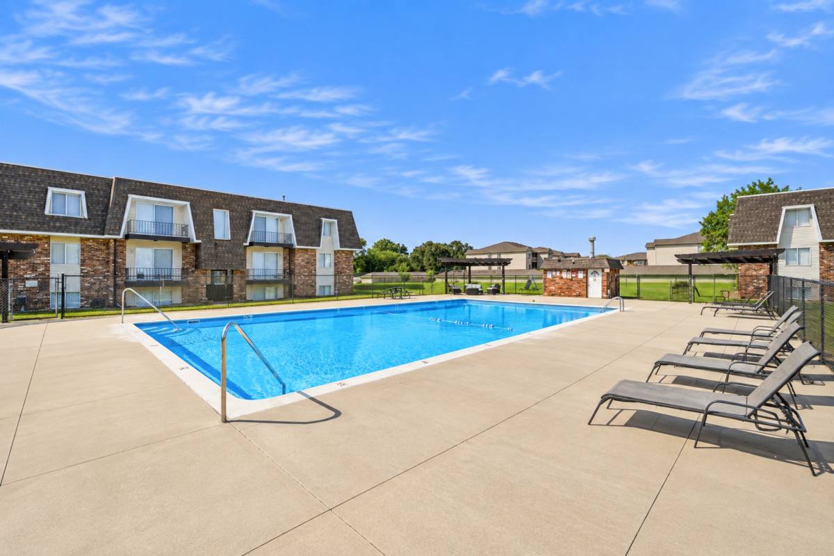 Apartment for rent at 3322 Tropic Lane, Waterloo, IA 50702