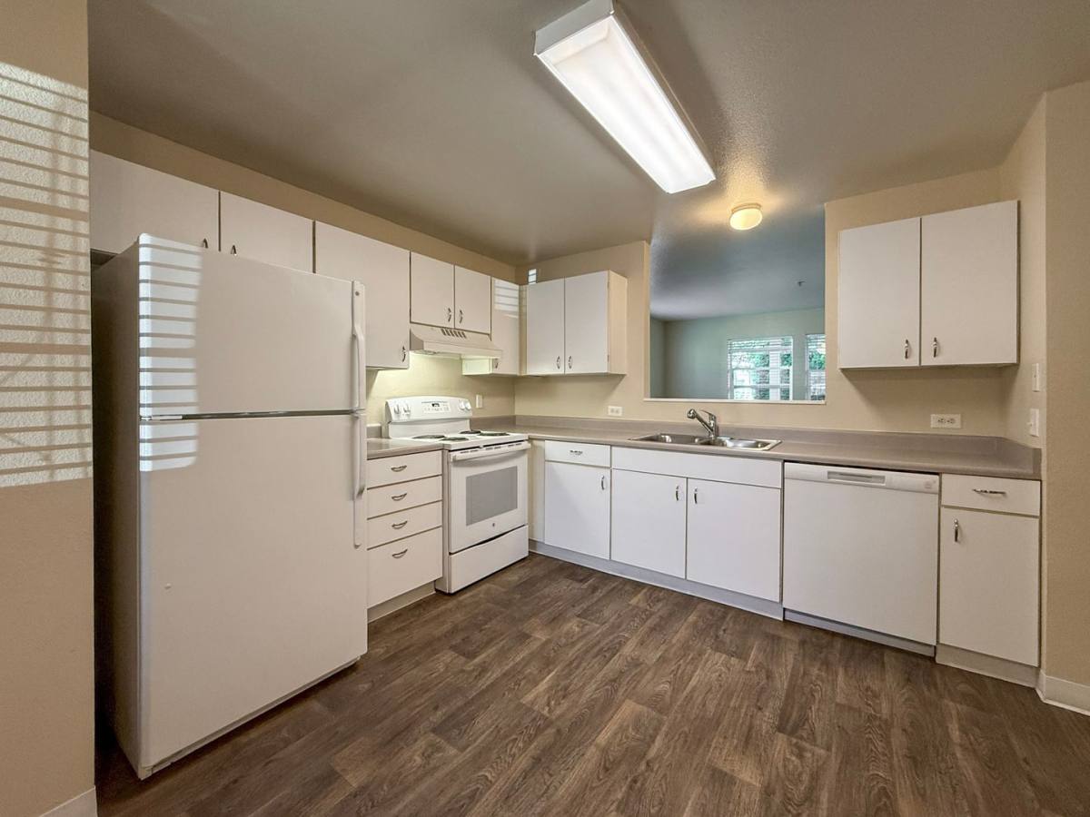 Townhouse for rent at 800 NE Roberts Ave, Gresham, OR 97030