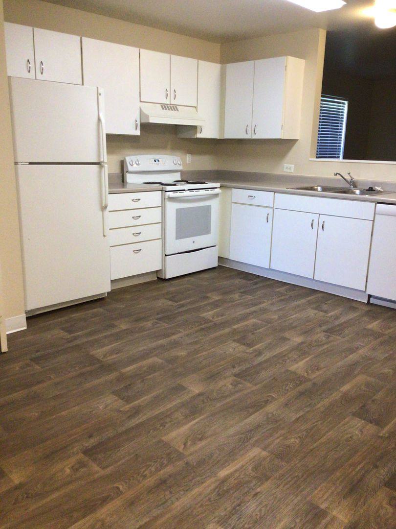 Townhouse for rent at 800 NE Roberts Ave, Gresham, OR 97030