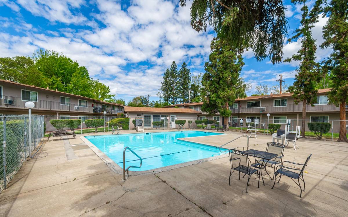 Apartment for rent at 5949 Lake Crest Way, Sacramento, CA 95822