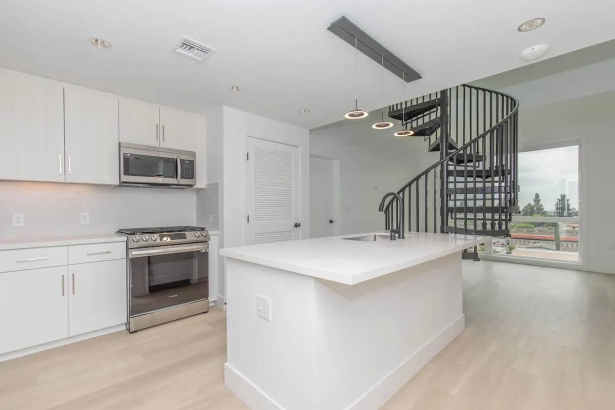 Apartment for rent at 5570 Rosemead Blvd, Temple City, CA 91780
