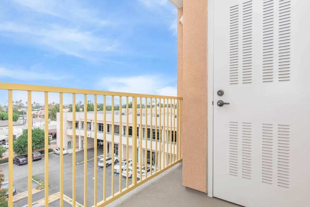 Apartment for rent at 5570 Rosemead Blvd, Temple City, CA 91780