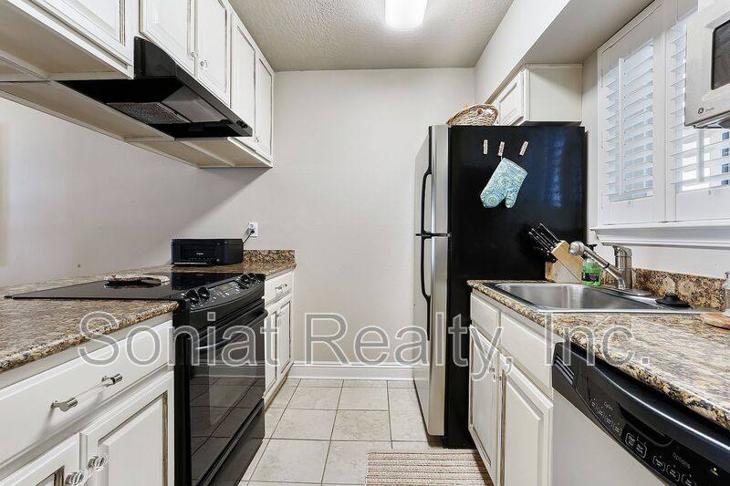 Apartment for rent at 3805 Houma Blvd #C236, Metairie, LA 70006
