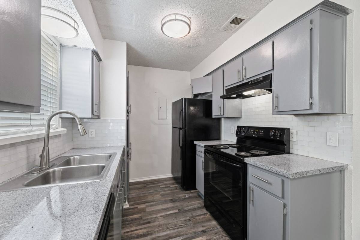 Townhouse for rent at 121 S Hampton Rd, Crowley, TX 76036