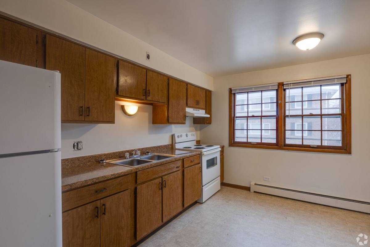 Apartment for rent at 520 S Church St, Decatur, IL 62522
