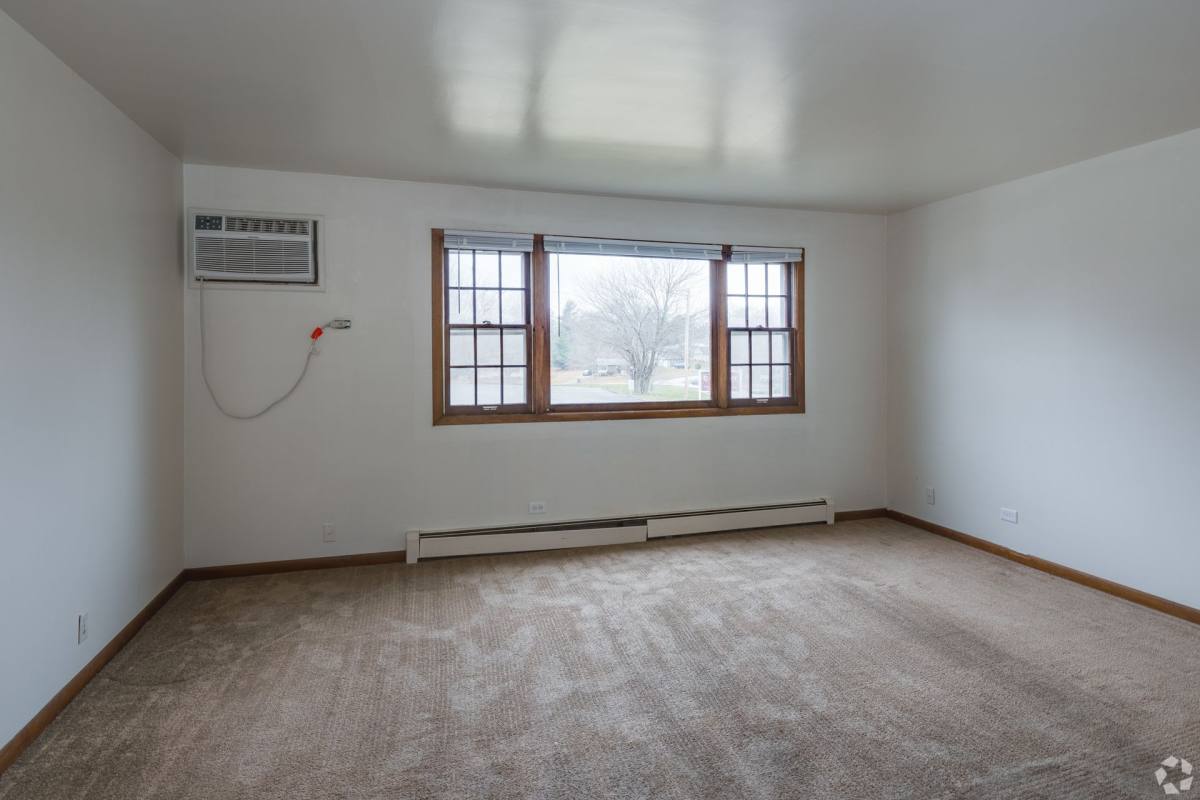 Apartment for rent at 520 S Church St, Decatur, IL 62522