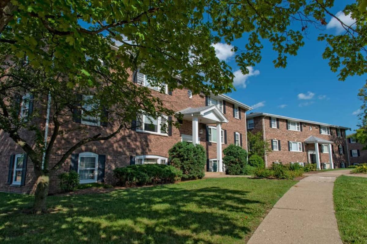 Apartment for rent at 520 S Church St, Decatur, IL 62522