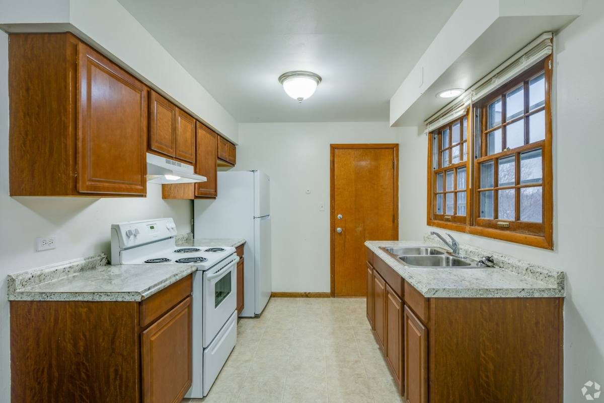 Apartment for rent at 520 S Church St, Decatur, IL 62522