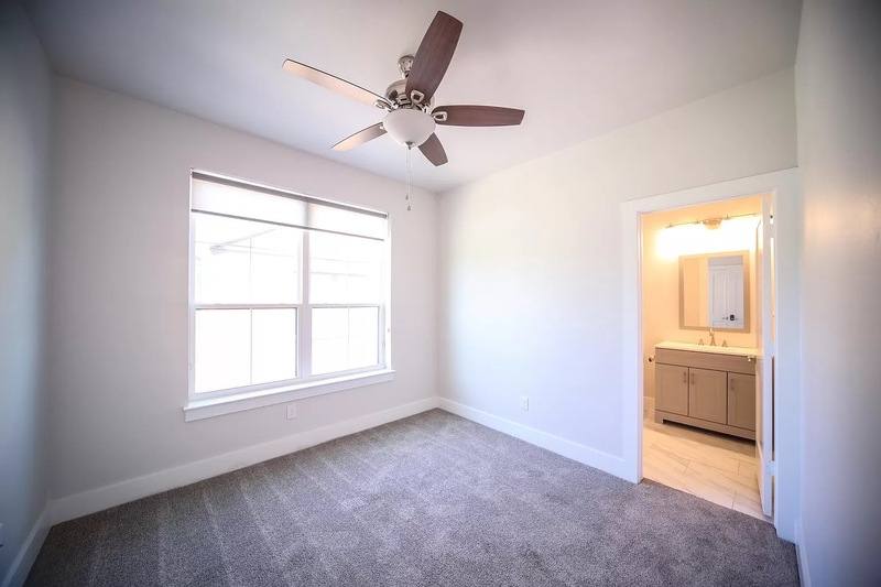 Townhouse for rent at 2340 Benbrook Dr, Fort Worth, TX 76110