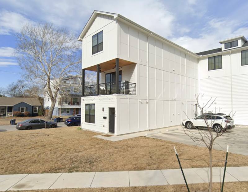 Townhouse for rent at 2340 Benbrook Dr, Fort Worth, TX 76110