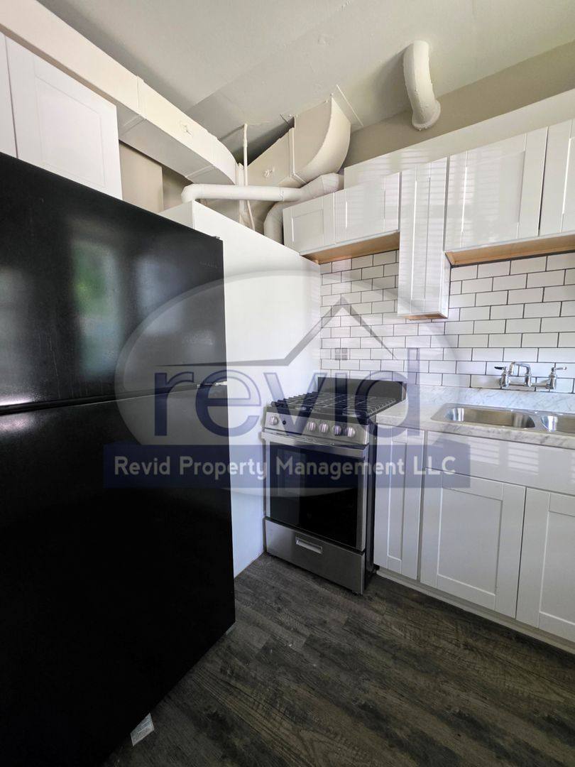Townhouse for rent at 1300 Goodbar Ave, Memphis, TN 38104