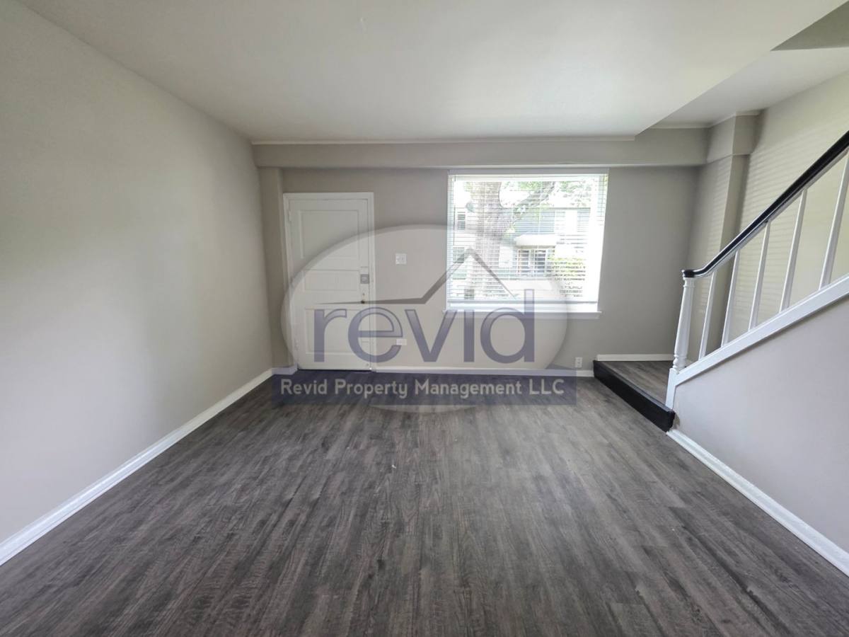 Townhouse for rent at 1300 Goodbar Ave, Memphis, TN 38104