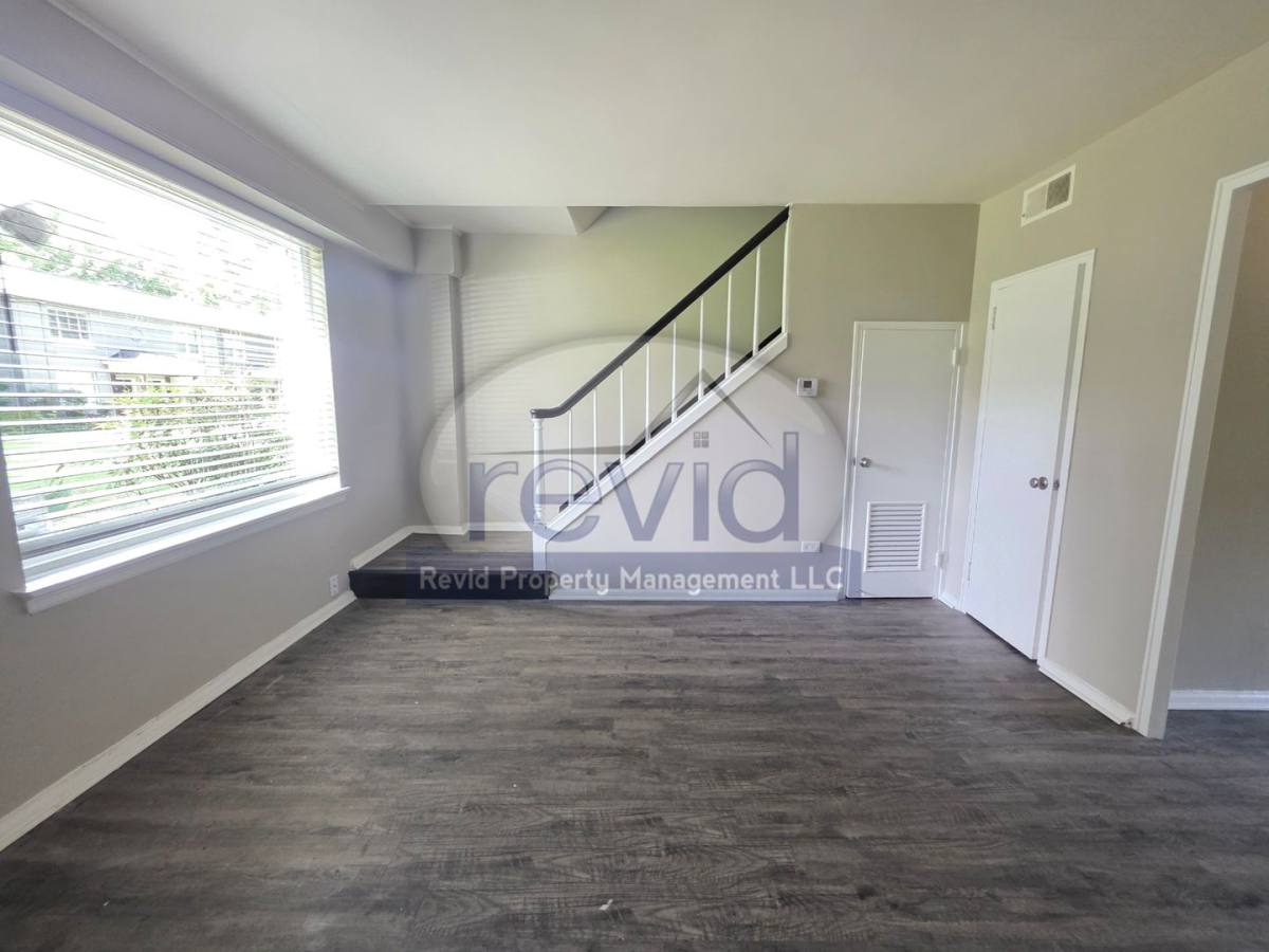 Townhouse for rent at 1300 Goodbar Ave, Memphis, TN 38104